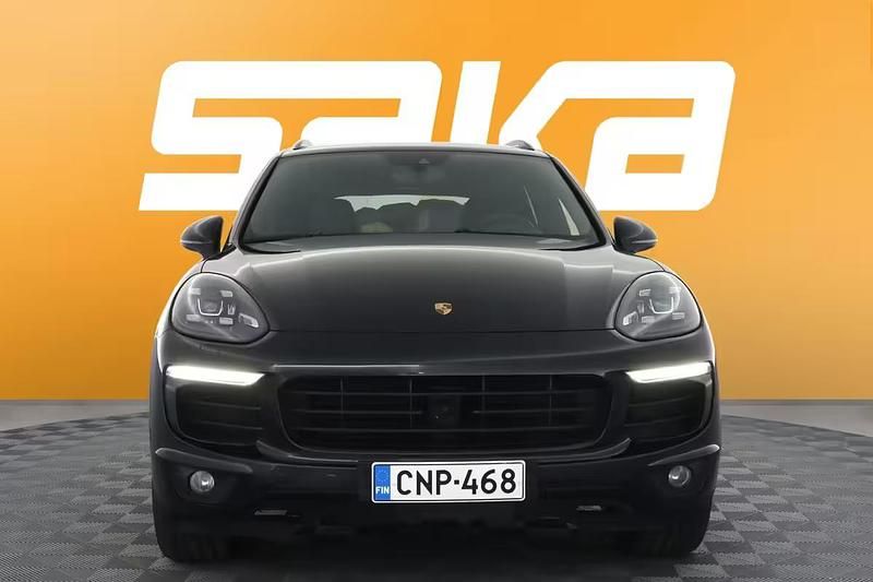 Käytetty Porsche Cayenne S E-Hybrid 416 HP (305 kW) 2015 Katumaasturi