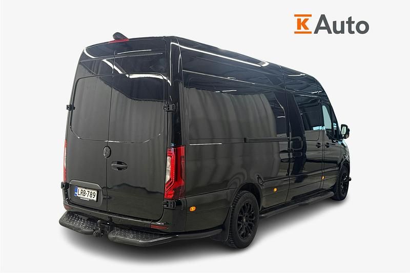 Käytetty Mercedes Sprinter 188 HP (138 kW) 2021 Musta Van