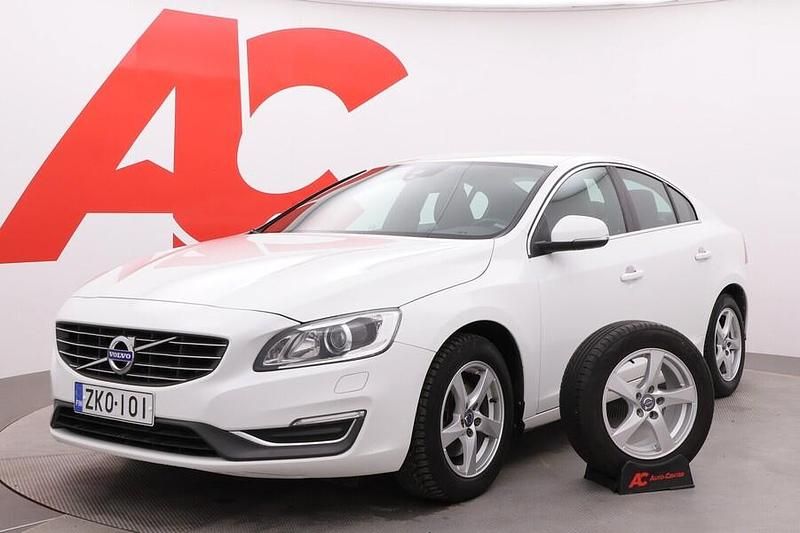 Käytetty Volvo S60 Business Edition 150 HP (110 kW) 2015 Valkoinen Sedan