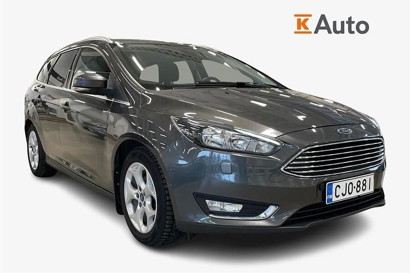 Käytetty Ford Focus Titanium 125 HP (91 kW) 2015 Harmaa Farmari