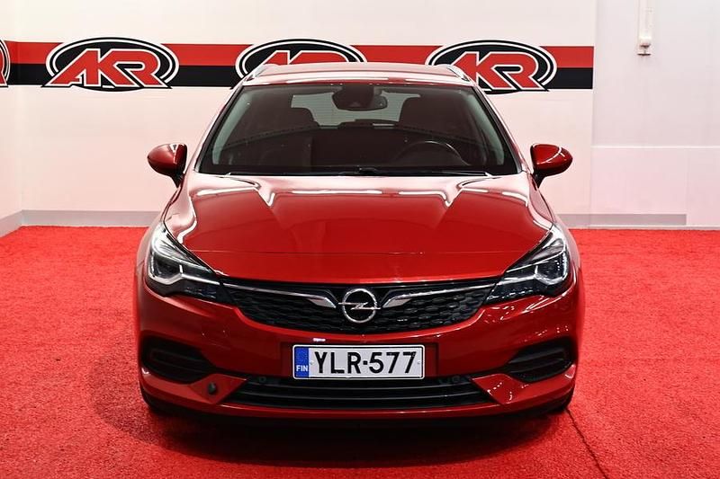 Käytetty Opel Astra Executive 146 HP (107 kW) 2021 Punainen Farmari