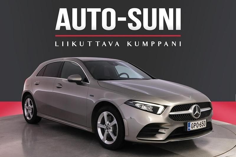 Käytetty Mercedes A250 Business 160 HP (117 kW) 2020 Hopea Viistoperä