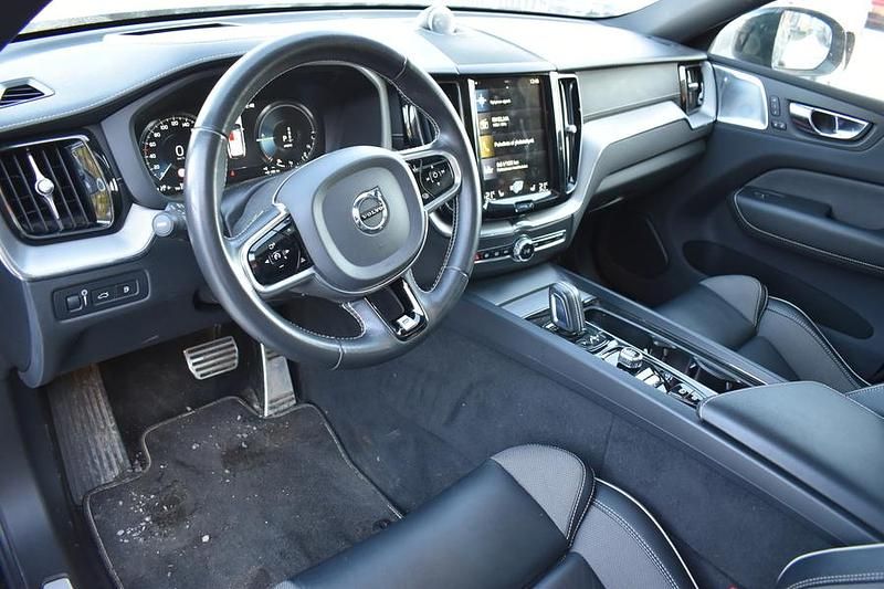 Käytetty Volvo XC60 R-Design 392 HP (288 kW) 2020 Katumaasturi