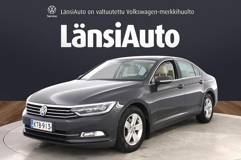 Käytetty VW Passat Comfortline 120 HP (88 kW) 2018 Harmaa Sedan