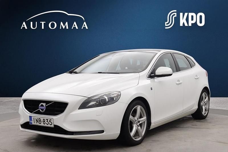 Valkoinen Käytetty 2014 Volvo V40 Ocean Race Viistoperä | 10 900 € (Perustarjous) - Kuva 1/3