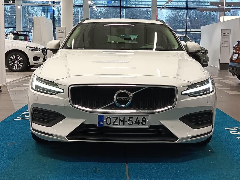 Käytetty Volvo V60 Momentum 392 HP (288 kW) 2019 Valkoinen Farmari