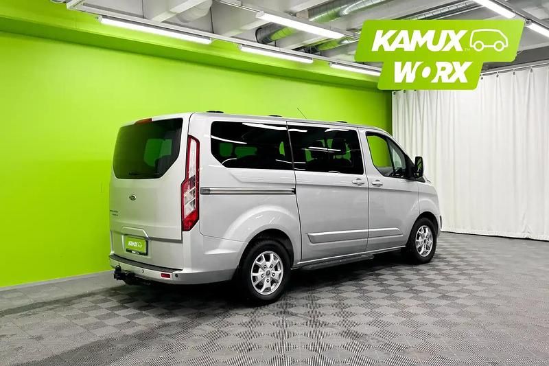 Käytetty Ford Tourneo Titanium 125 HP (91 kW) 2014 Hopea / harmaa Tila-auto