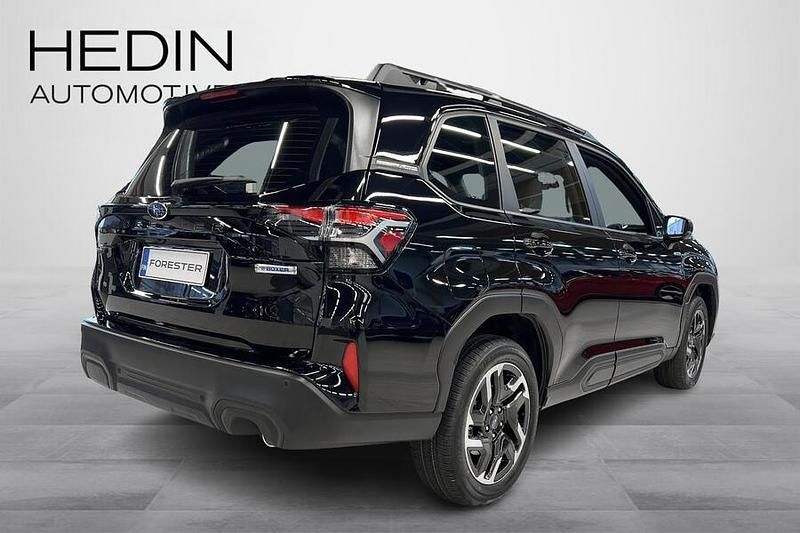 Uusi Subaru Forester 150 HP (110 kW) 2025 Musta Katumaasturi