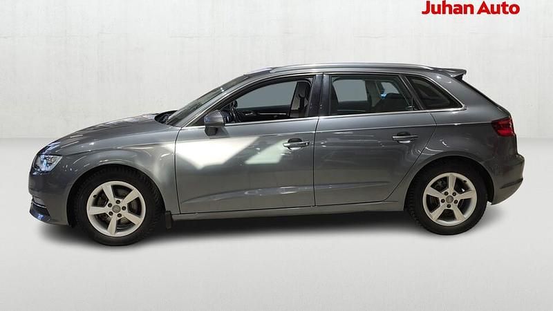Käytetty Audi A3 Sportback Business 105 HP (77 kW) 2014 Harmaa Viistoperä