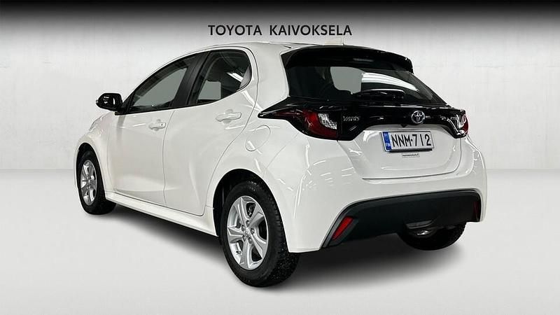 Käytetty Toyota Yaris Hybrid Active 116 HP (85 kW) 2024 Valkoinen Viistoperä