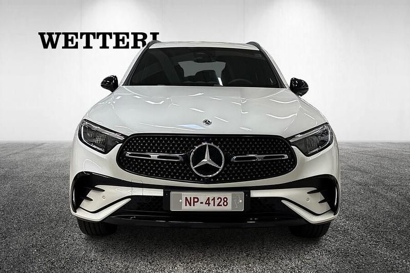 Käytetty Mercedes GLC300e Advanced Plus 360 HP (264 kW) 2025 Katumaasturi
