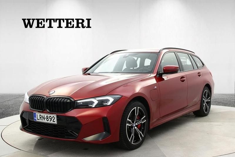 Käytetty BMW 330e M Sport 292 HP (214 kW) 2025 Punainen Farmari