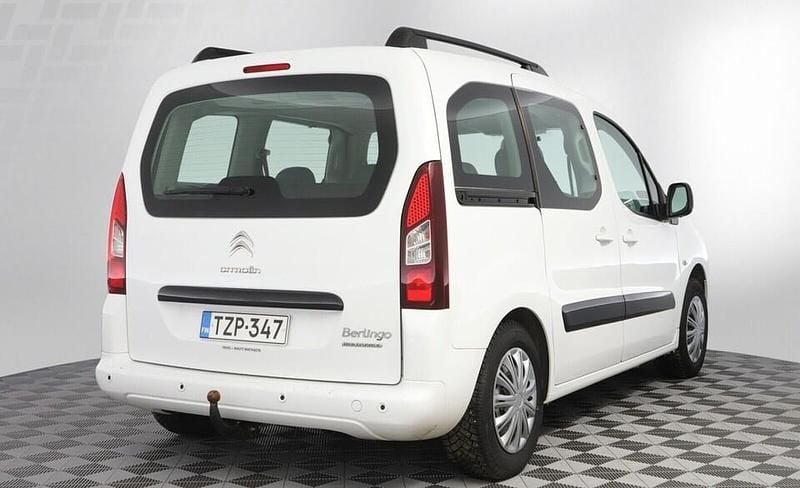 Käytetty Citroën Berlingo Start 92 HP (67 kW) 2015 Tila-auto