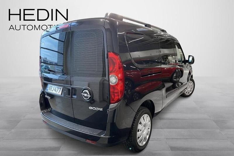 Käytetty Opel Combo 90 HP (66 kW) 2014 Hopea Tila-auto