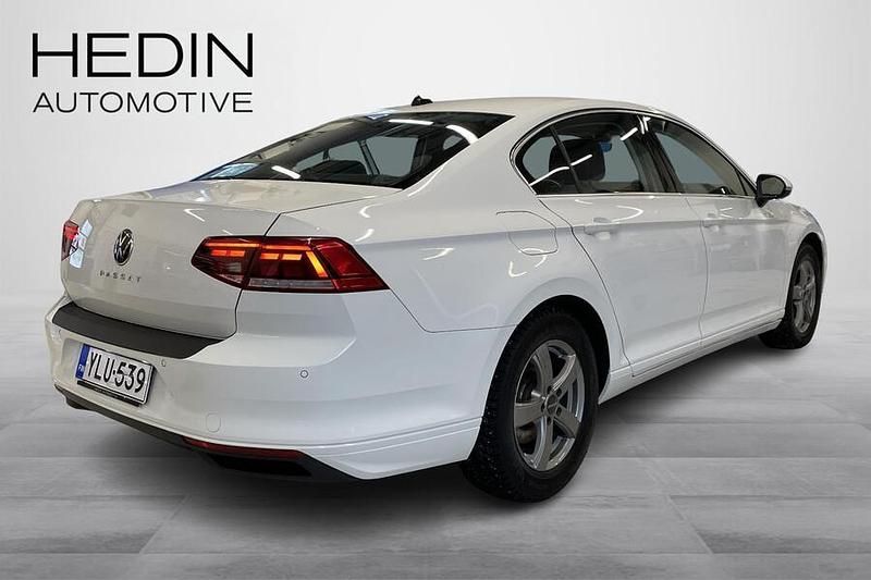 Käytetty VW Passat Comfortline 150 HP (110 kW) 2022 Valkoinen Farmari