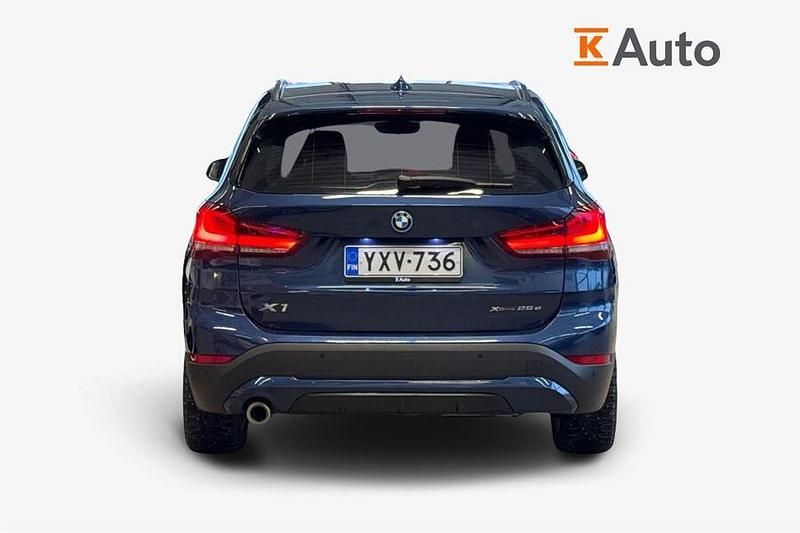 Käytetty BMW X1 Sport Line 220 HP (161 kW) 2022 Sininen Katumaasturi