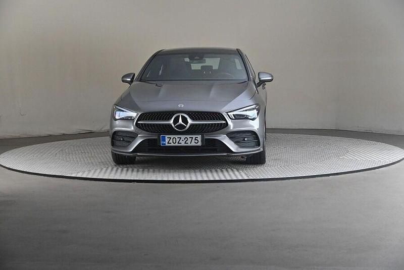 Käytetty Mercedes CLA250e Business 218 HP (160 kW) 2023 Sedan