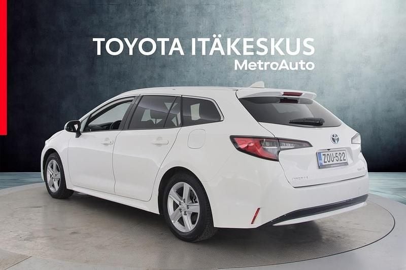 Käytetty Toyota Corolla Edition 122 HP (89 kW) 2023 Valkoinen Farmari