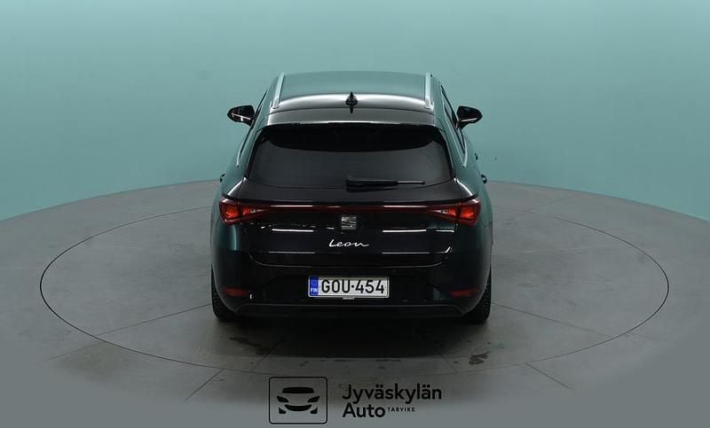 Käytetty Seat Leon XCELLENCE 150 HP (110 kW) 2021 Musta Farmari