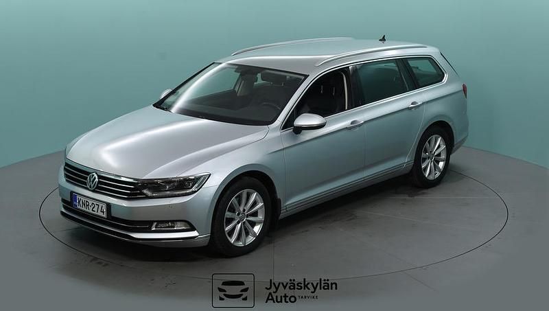 Hopea Käytetty 2017 VW Passat Highline Farmari | 16 490 € (Perustarjous) - Kuva 1/4