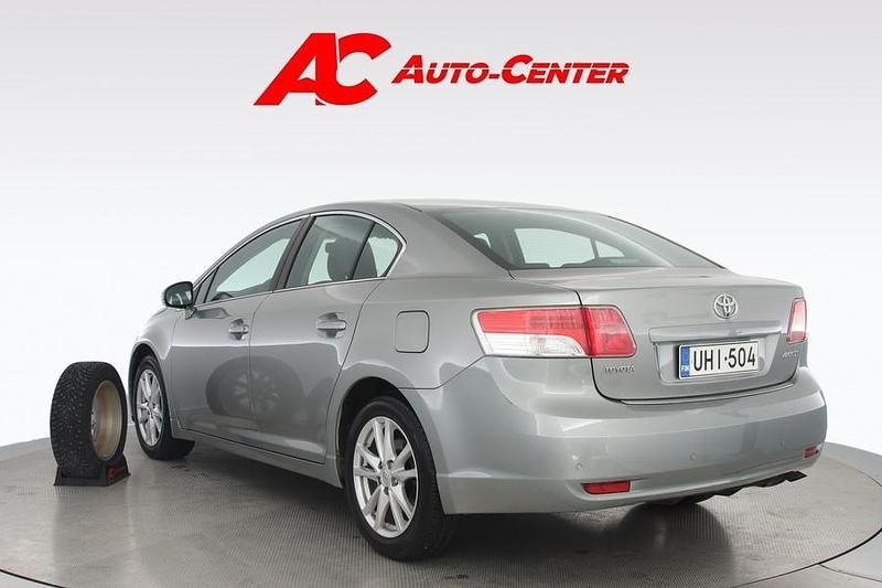 Käytetty Toyota Avensis Multidrive S 147 HP (108 kW) 2010 Harmaa Sedan