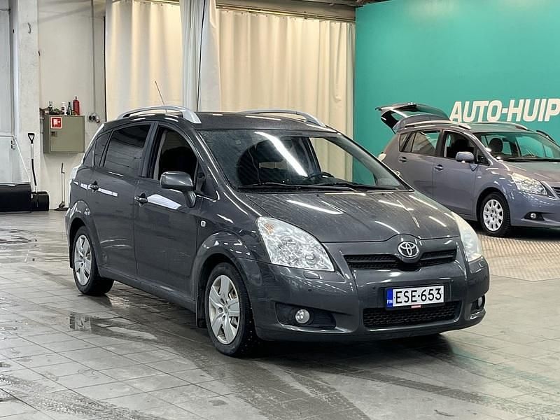 Käytetty Toyota Corolla Verso 136 HP (100 kW) 2008 Tila-auto