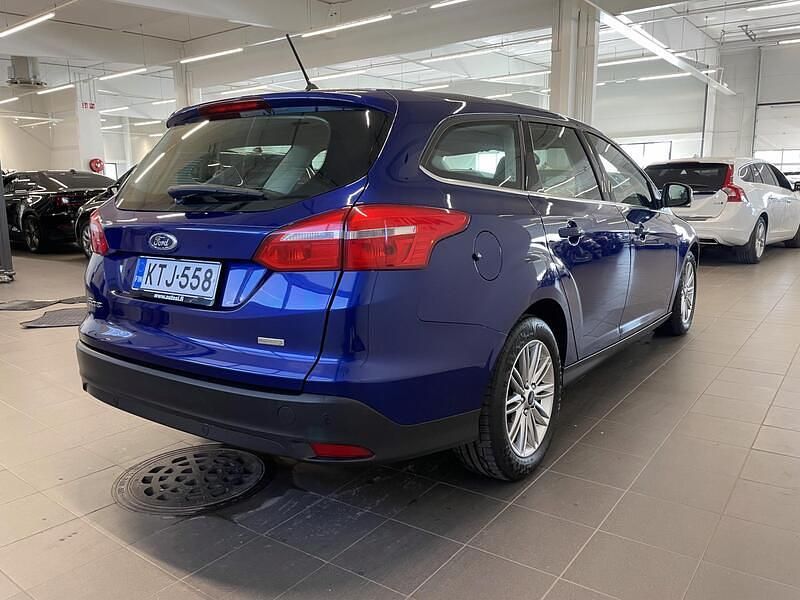 Käytetty Ford Focus 125 HP (91 kW) 2018 Sininen Farmari