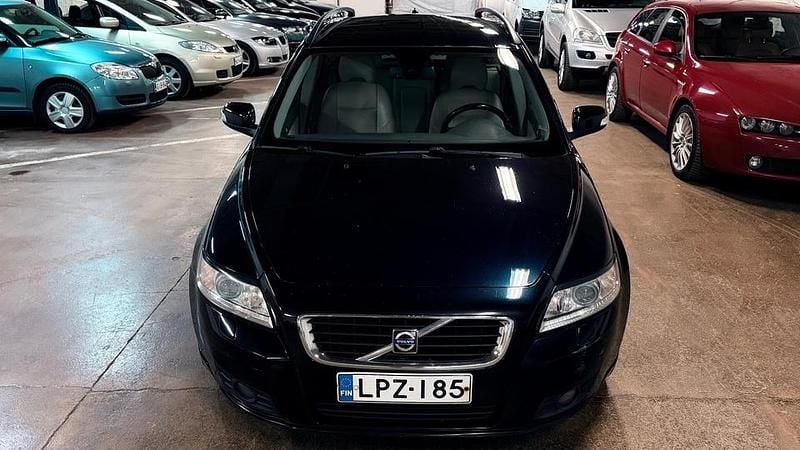Käytetty Volvo V50 Momentum 136 HP (100 kW) 2009 Farmari