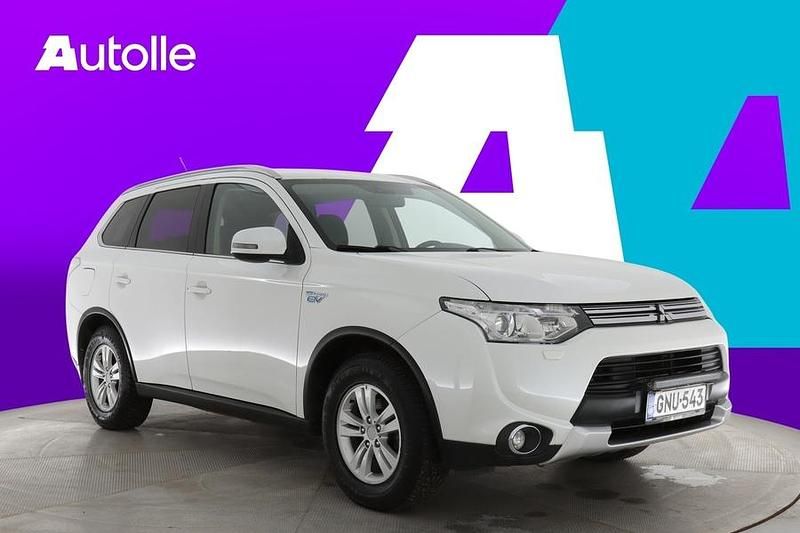 Käytetty 2015 Mitsubishi Outlander P-HEV Instyle Farmari | 13 990 € (Perustarjous) - Kuva 1/4