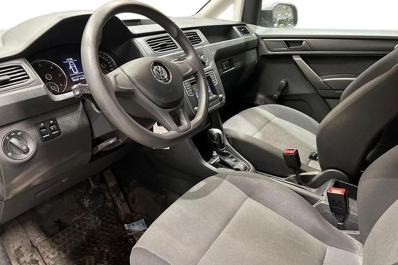 Käytetty VW Caddy 102 HP (75 kW) 2020 Hopea Tila-auto