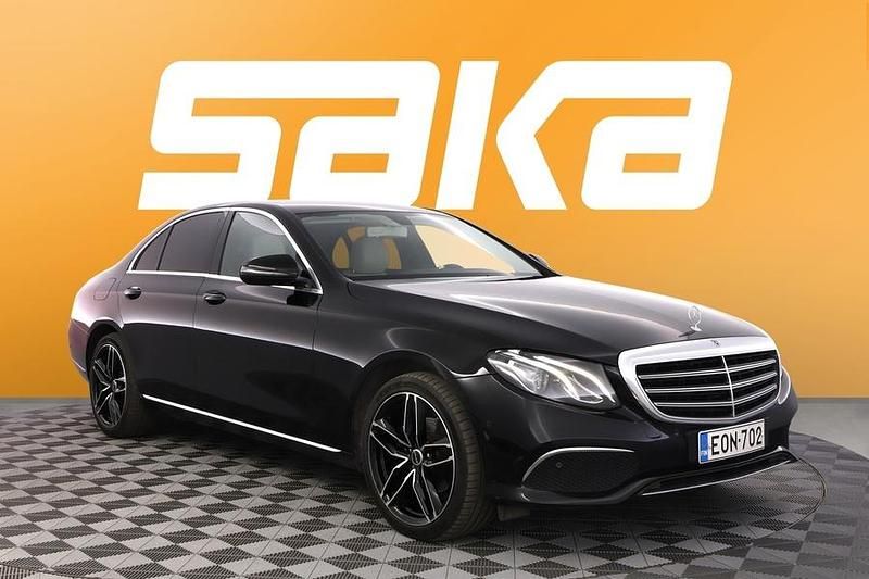 Käytetty Mercedes E200 Business 150 HP (110 kW) 2017 Sedan