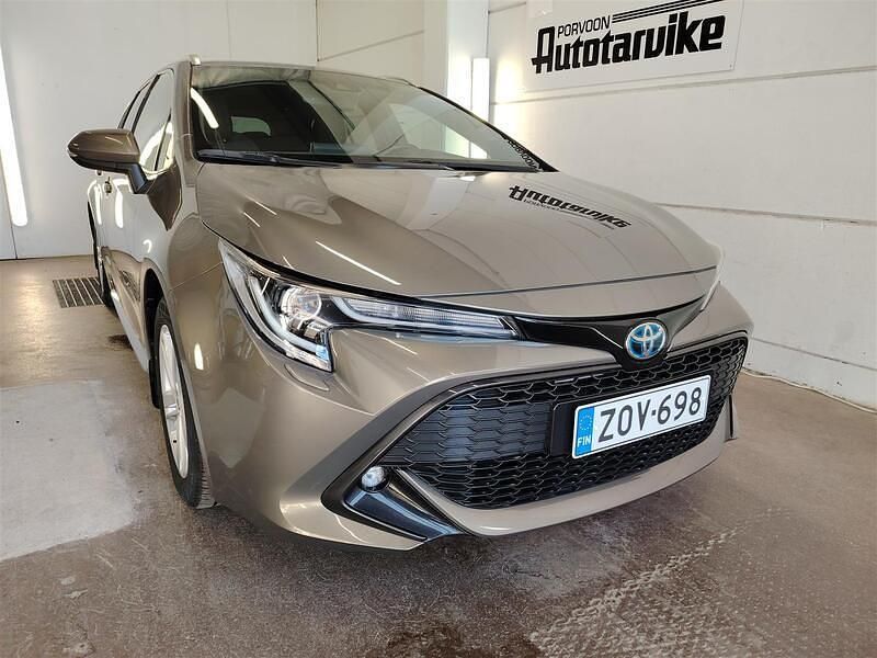 Ruskea Käytetty 2023 Toyota Corolla Edition Farmari | 29 400 € (Hieman kallis) - Kuva 1/4