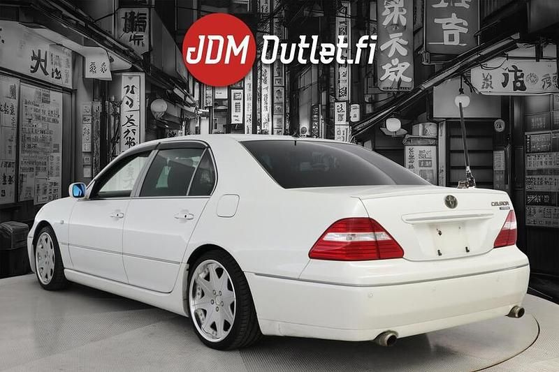 Käytetty Toyota Celsior 294 HP (216 kW) 2001 Sedan