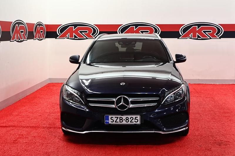 Käytetty Mercedes C200 Business 136 HP (100 kW) 2017 Sininen Farmari