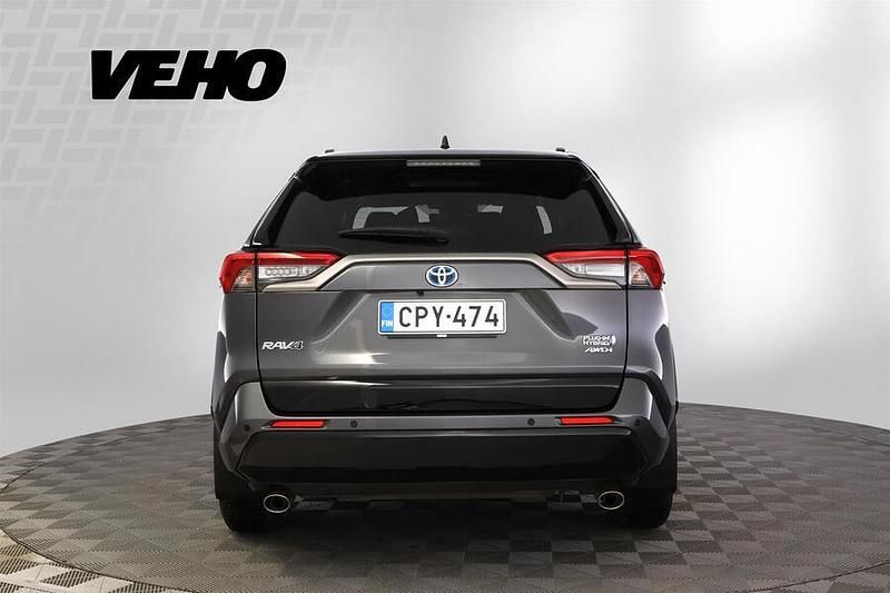 Käytetty Toyota RAV4 Hybrid Premium 306 HP (225 kW) 2023 Harmaa Katumaasturi