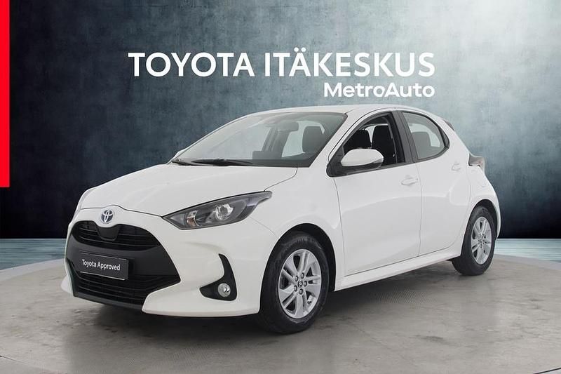 Valkoinen Käytetty 2022 Toyota Yaris Hybrid Active Viistoperä | 18 790 € (Perustarjous) - Kuva 1/4