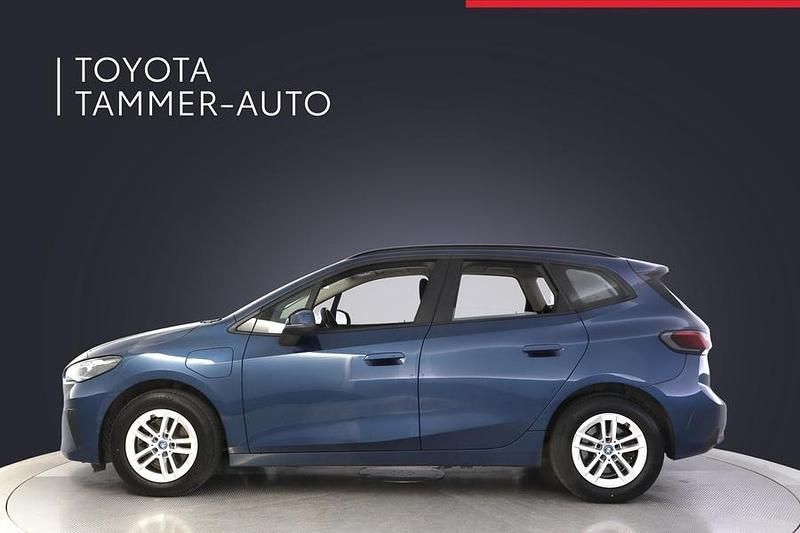 Käytetty BMW 225 Active Tourer Comfort Edition 245 HP (180 kW) 2023 Sininen Tila-auto