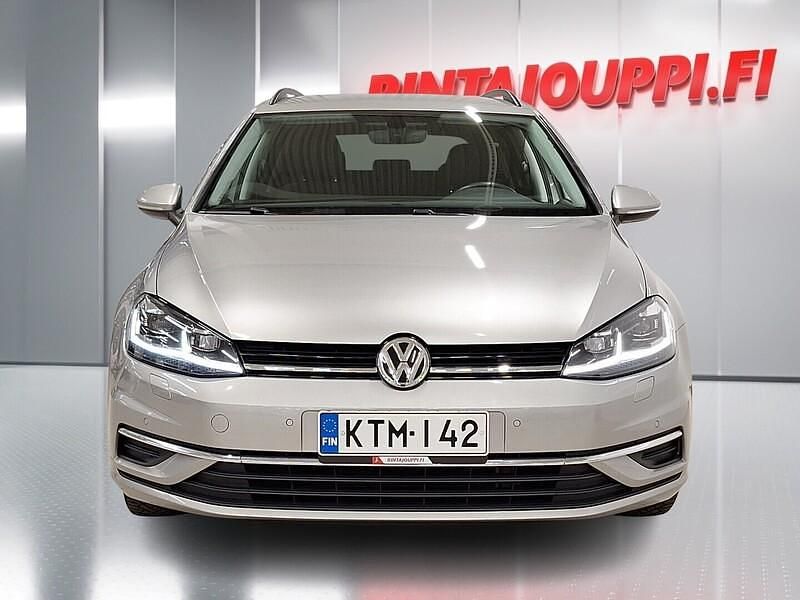 Käytetty VW Golf VII Comfortline 116 HP (85 kW) 2019 Harmaa Farmari