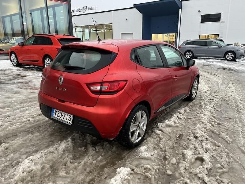Käytetty Renault Clio IV Zen 90 HP (66 kW) 2018 Viistoperä