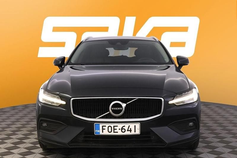 Käytetty Volvo V60 Momentum 190 HP (139 kW) 2019 Farmari