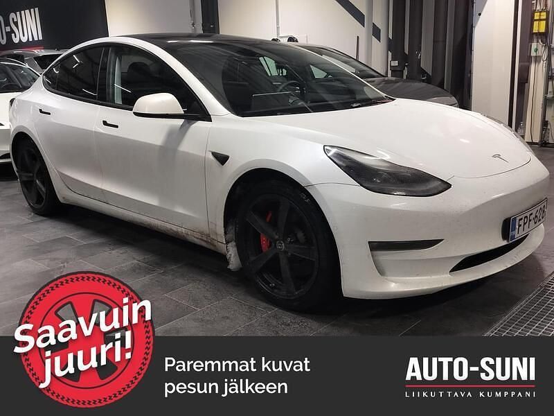 Käytetty 2021 Tesla Model 3 Performance Sedan | 27 800 € (Perustarjous) - Kuva 1/3