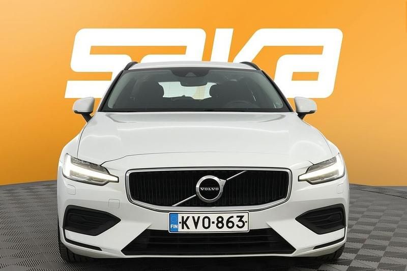 Käytetty Volvo V60 Momentum 190 HP (139 kW) 2020 Farmari