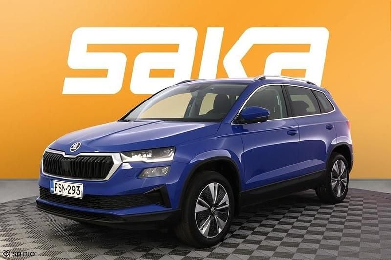 Käytetty Skoda Karoq Dynamic 150 HP (110 kW) 2023 Katumaasturi