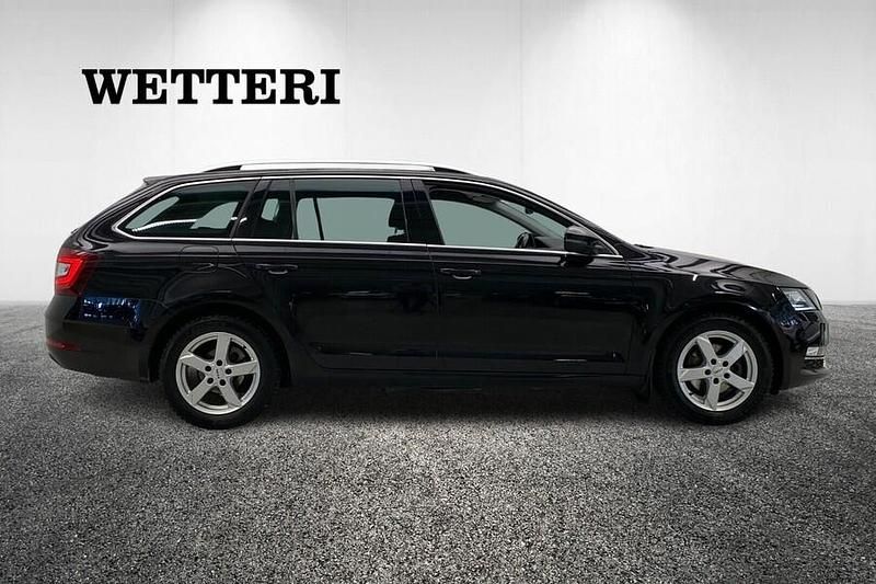 Käytetty Skoda Octavia Business Line 150 HP (110 kW) 2019 Musta Farmari