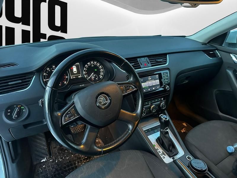 Käytetty Skoda Octavia Elegance 105 HP (77 kW) 2015 Viistoperä