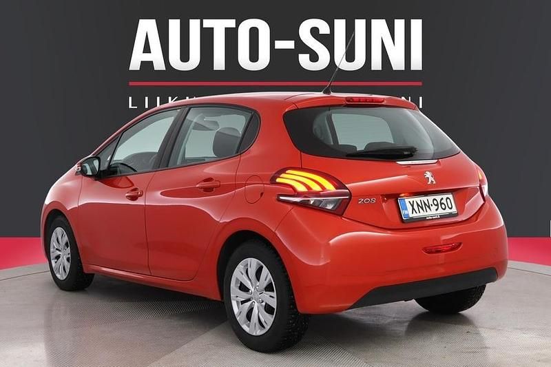 Käytetty Peugeot 208 Active 82 HP (60 kW) 2015 Viistoperä