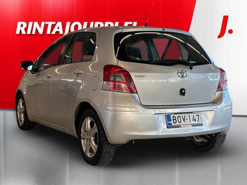 Käytetty Toyota Yaris Edition 90 HP (66 kW) 2011 Hopea Viistoperä