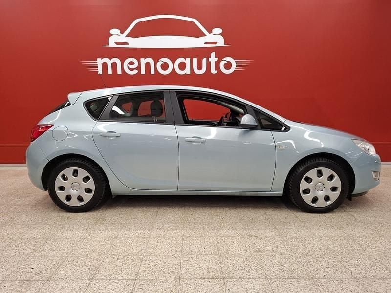 Käytetty Opel Astra Enjoy 140 HP (102 kW) 2010 Viistoperä