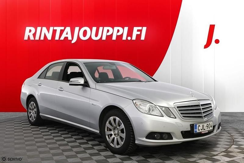 Käytetty Mercedes E200 184 HP (135 kW) 2010 Hopea Sedan
