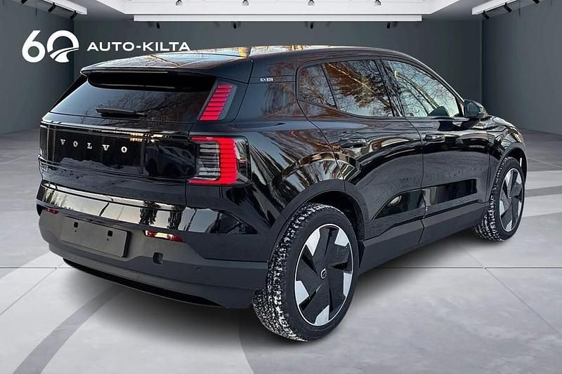 Käytetty Volvo EX30 Plus 200 kW (272 HP) 2025 Musta Katumaasturi